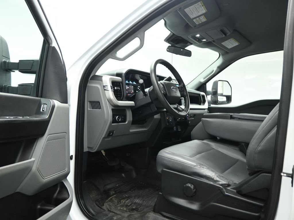 Certified 2023 Ford F250 XL w/ FX4 Off-Road Package AWD/4WD image 9