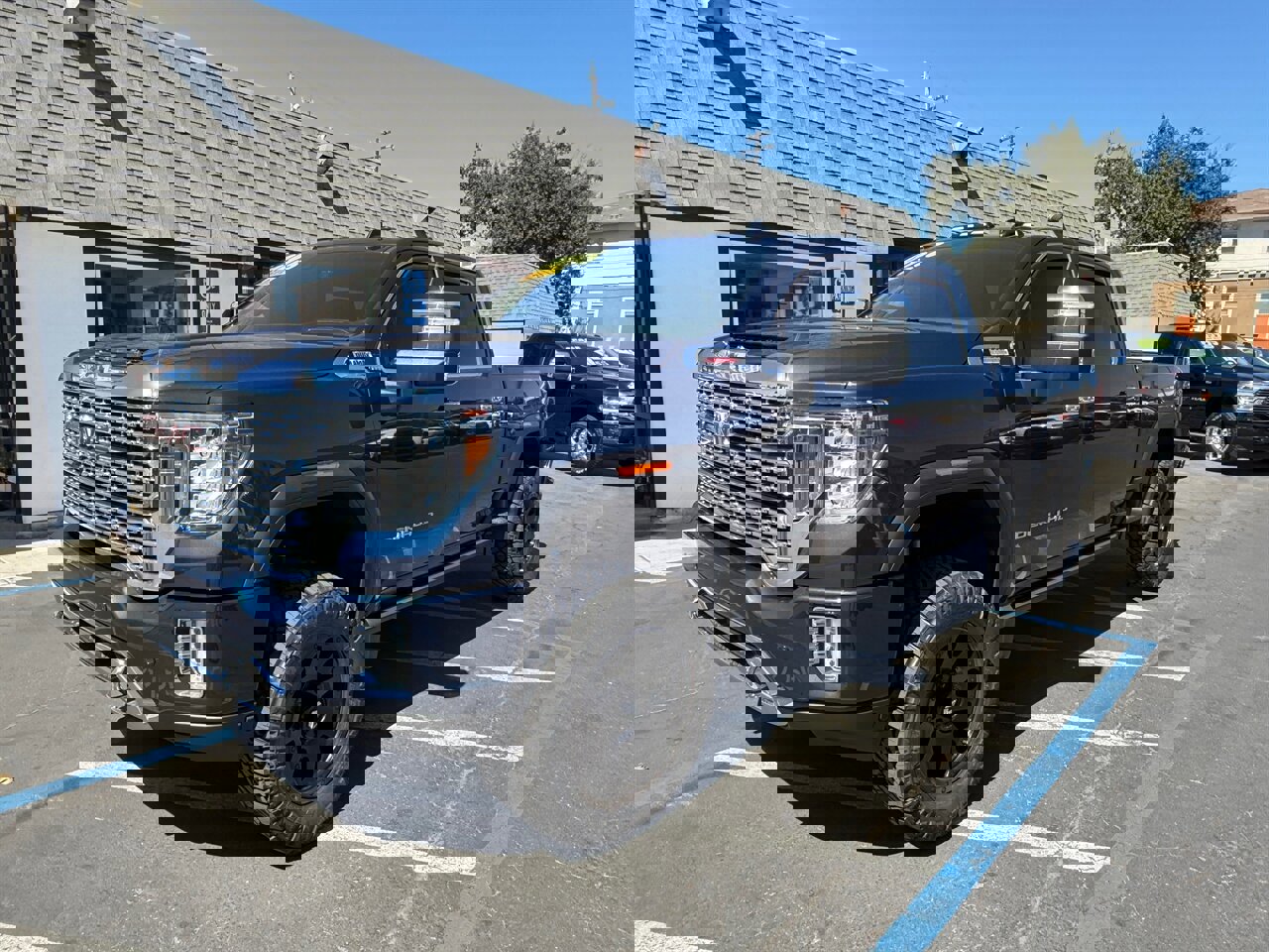 Used 2021 GMC Sierra 2500 Denali w/ Denali Ultimate Package image 2