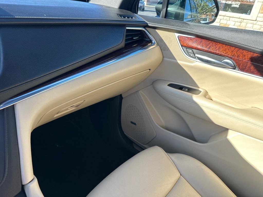 Used 2017 Cadillac XT5 Luxury w/ Driver Awareness Package image 22