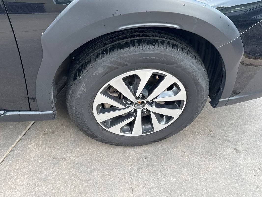 Used 2023 Subaru Outback Premium AWD/4WD image 14