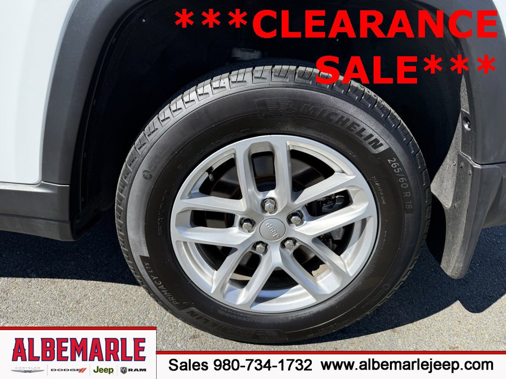 Used 2024 Jeep Grand Cherokee L Laredo w/ Luxury Tech Group I image 12