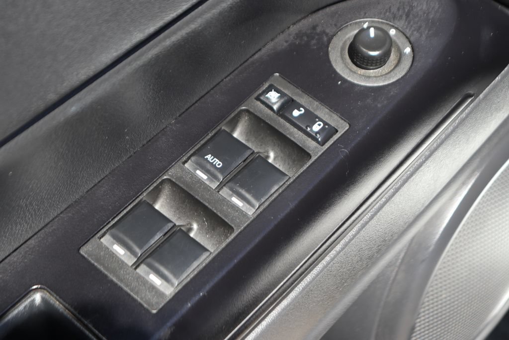 Used 2016 Jeep Patriot Latitude w/ Sun/Sound Group FWD image 17