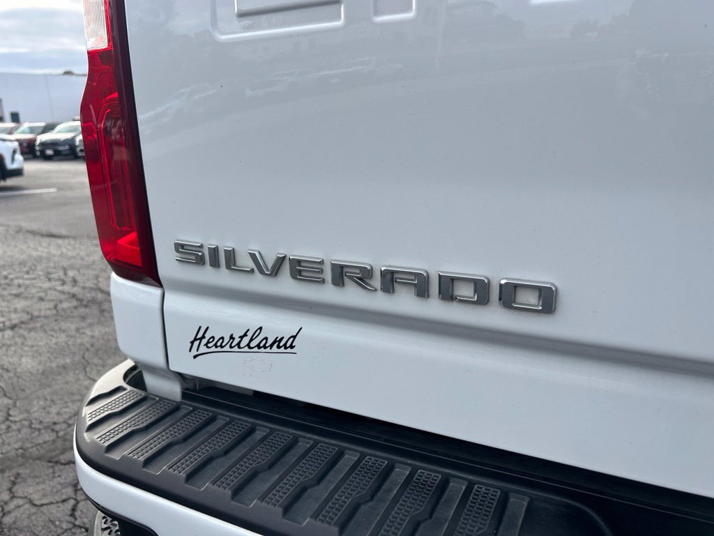 Used 2023 Chevrolet Silverado 2500 High Country w/ Z71 Off-Road Package AWD/4WD image 13