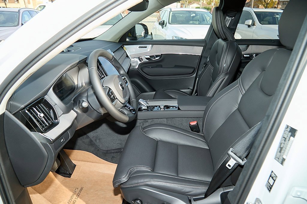 New 2026 Volvo XC90 B6 Ultra w/ Lounge Package image 16
