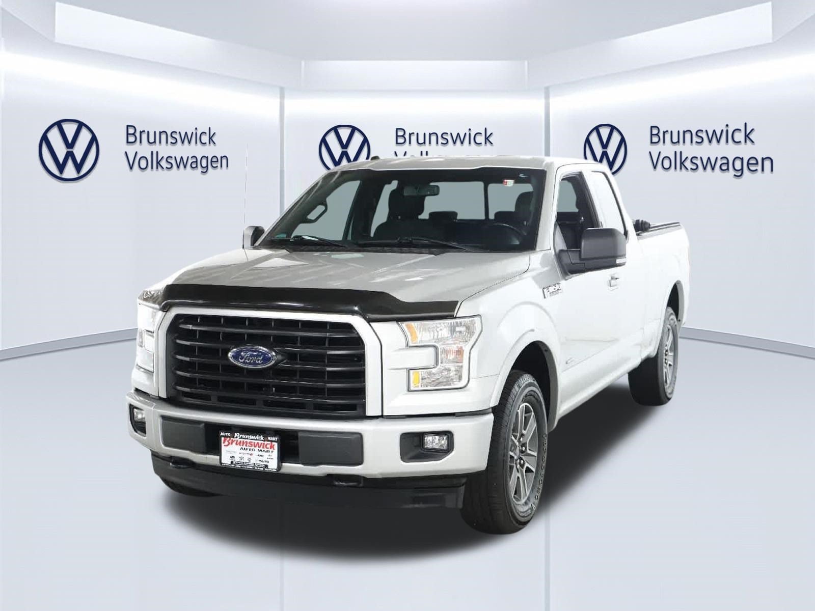 Used 2017 Ford F150 XLT w/ Equipment Group 302A Luxury AWD/4WD image 1