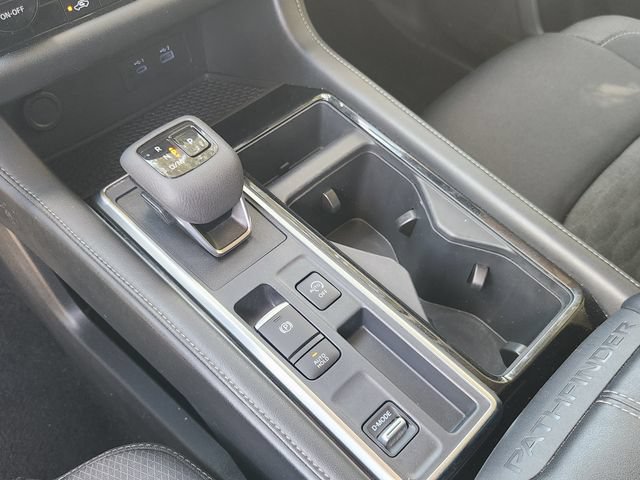 Used 2024 Nissan Pathfinder SV FWD image 20