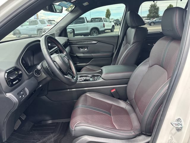 Used 2025 Honda Pilot Black Edition image 9