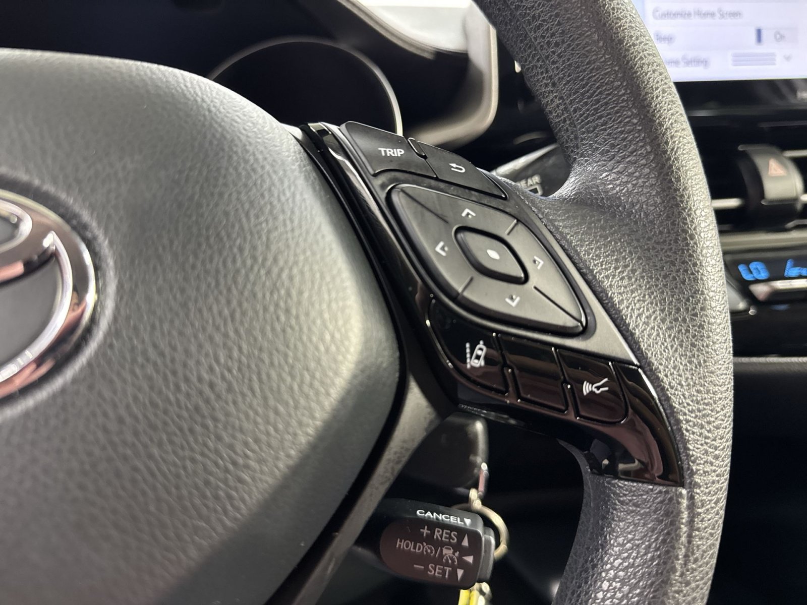 Used 2021 Toyota C-HR LE FWD image 43