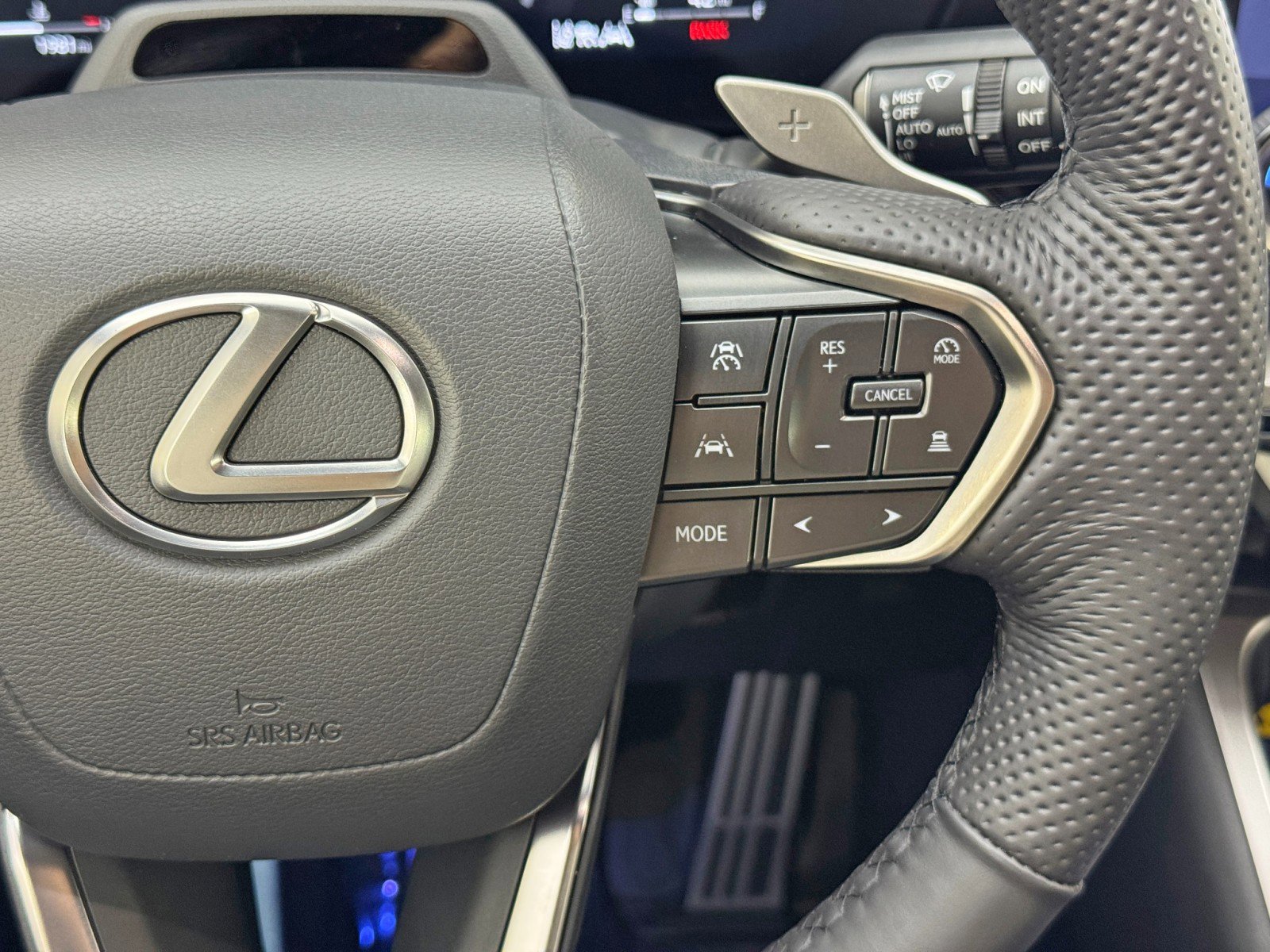 Used 2025 Lexus TX 500h AWD w/ Technology Package image 22