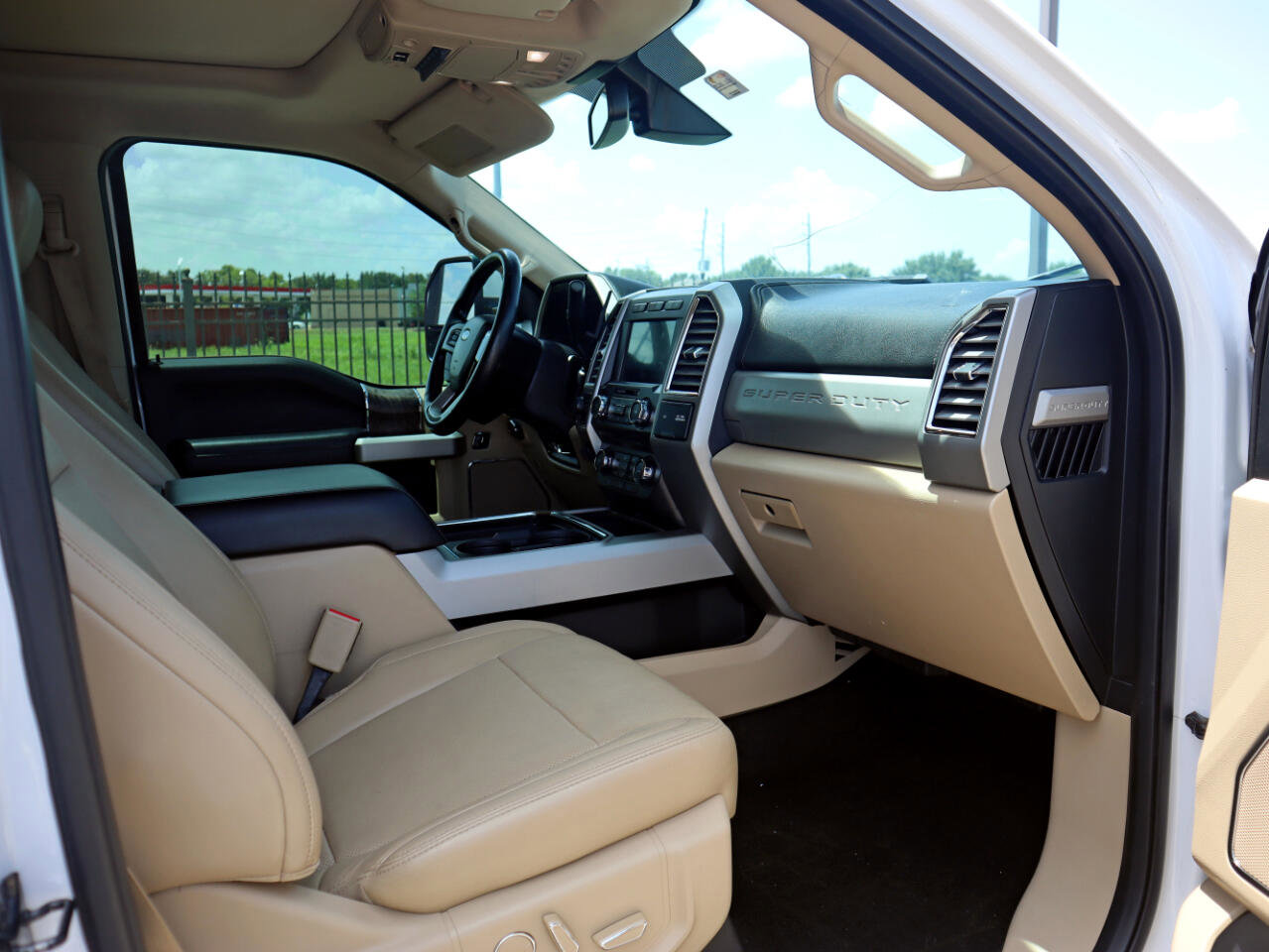 Used 2017 Ford F350 Lariat w/ Lariat Ultimate Package image 16