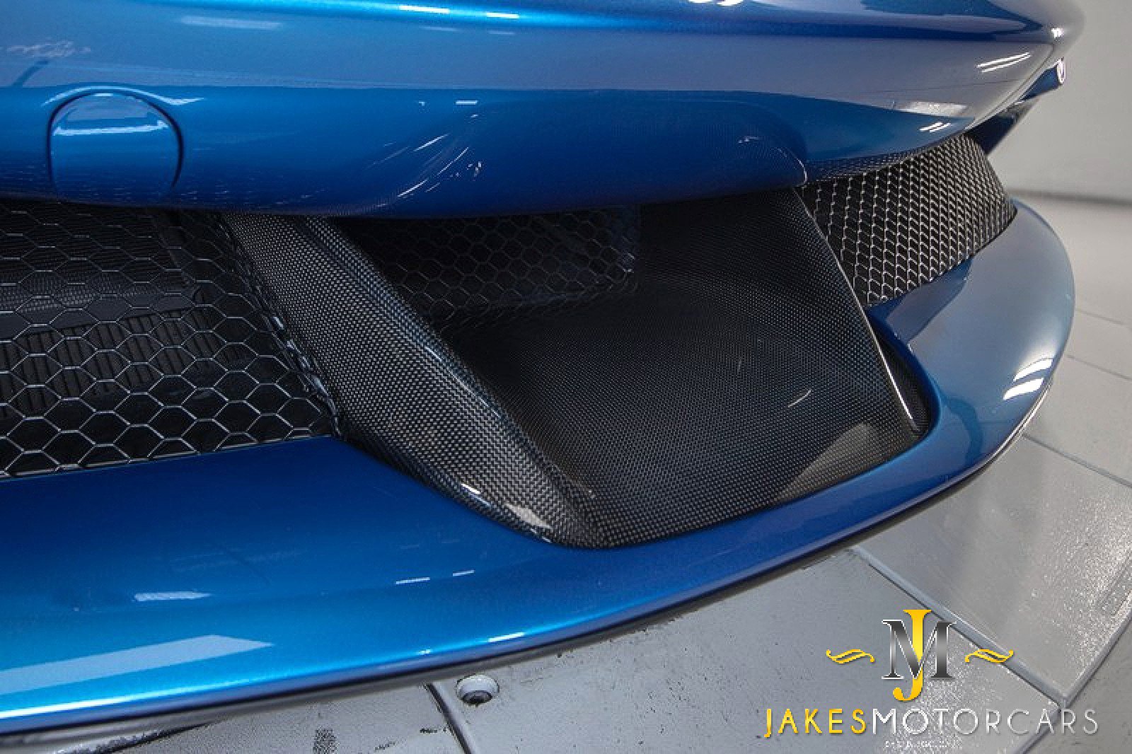 Used 2024 Ferrari SF90 Spider image 24