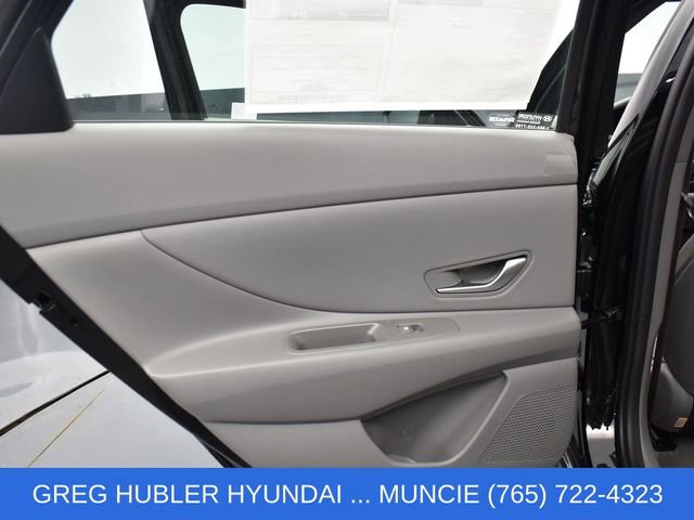 Used 2025 Hyundai Elantra SEL FWD image 25