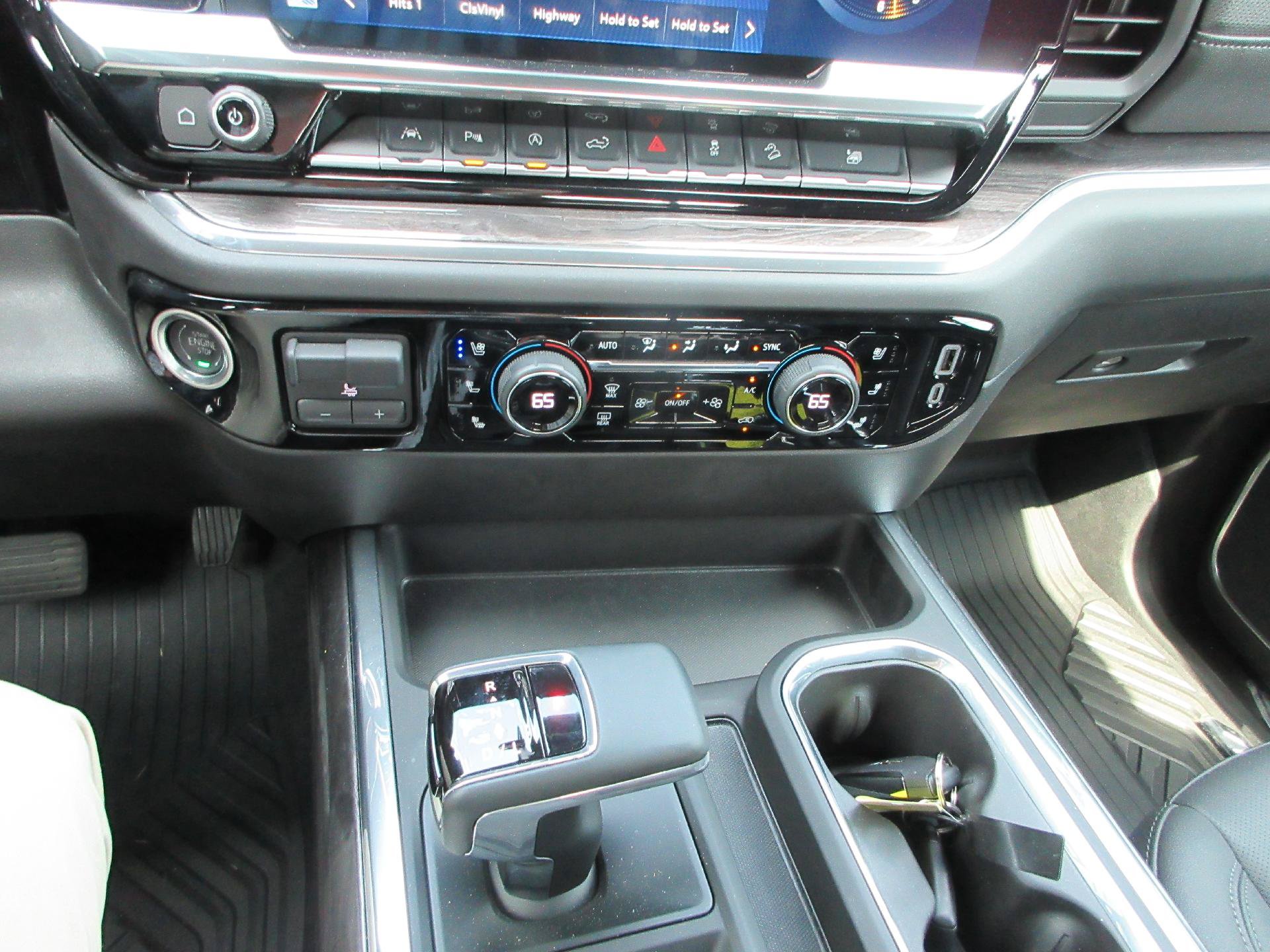 Certified 2025 Chevrolet Silverado 1500 LTZ w/ LTZ Premium Package AWD/4WD image 18