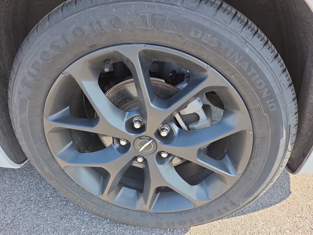 Used 2025 Chrysler Pacifica Limited FWD image 31
