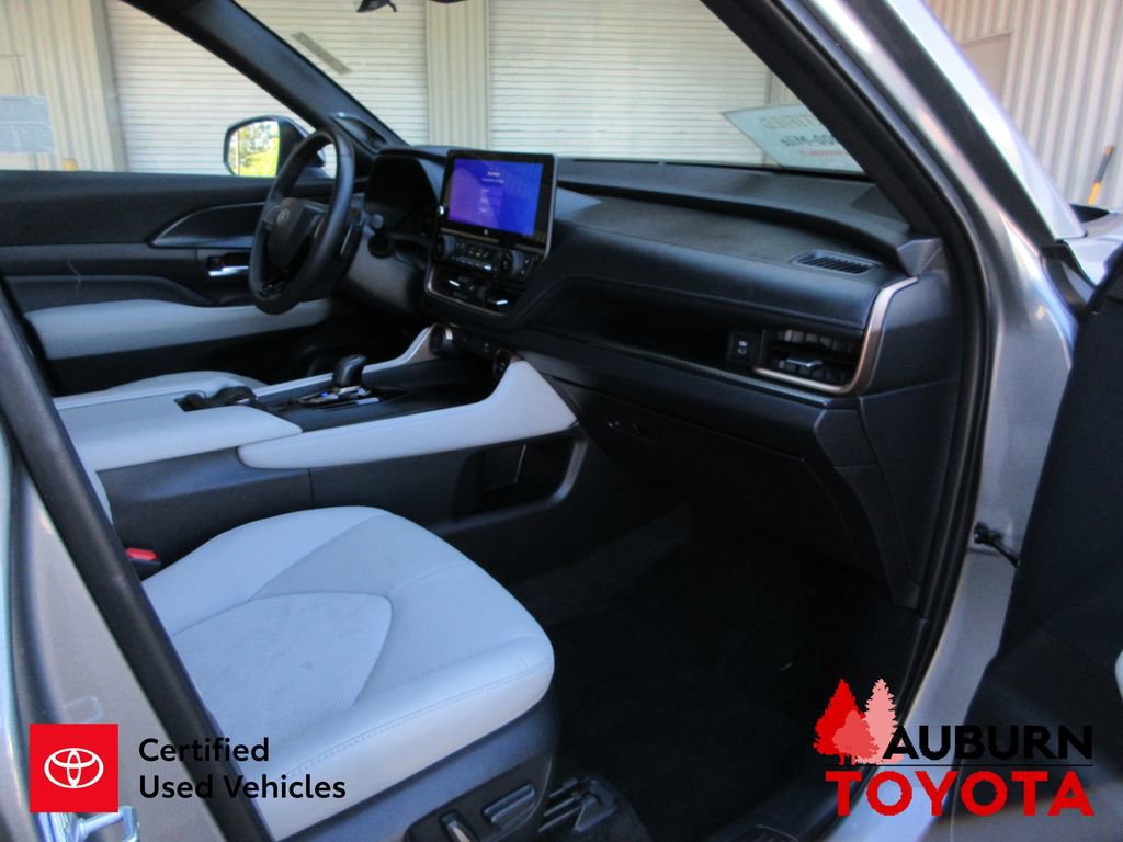 Certified 2025 Toyota Grand Highlander AWD Hybrid image 14