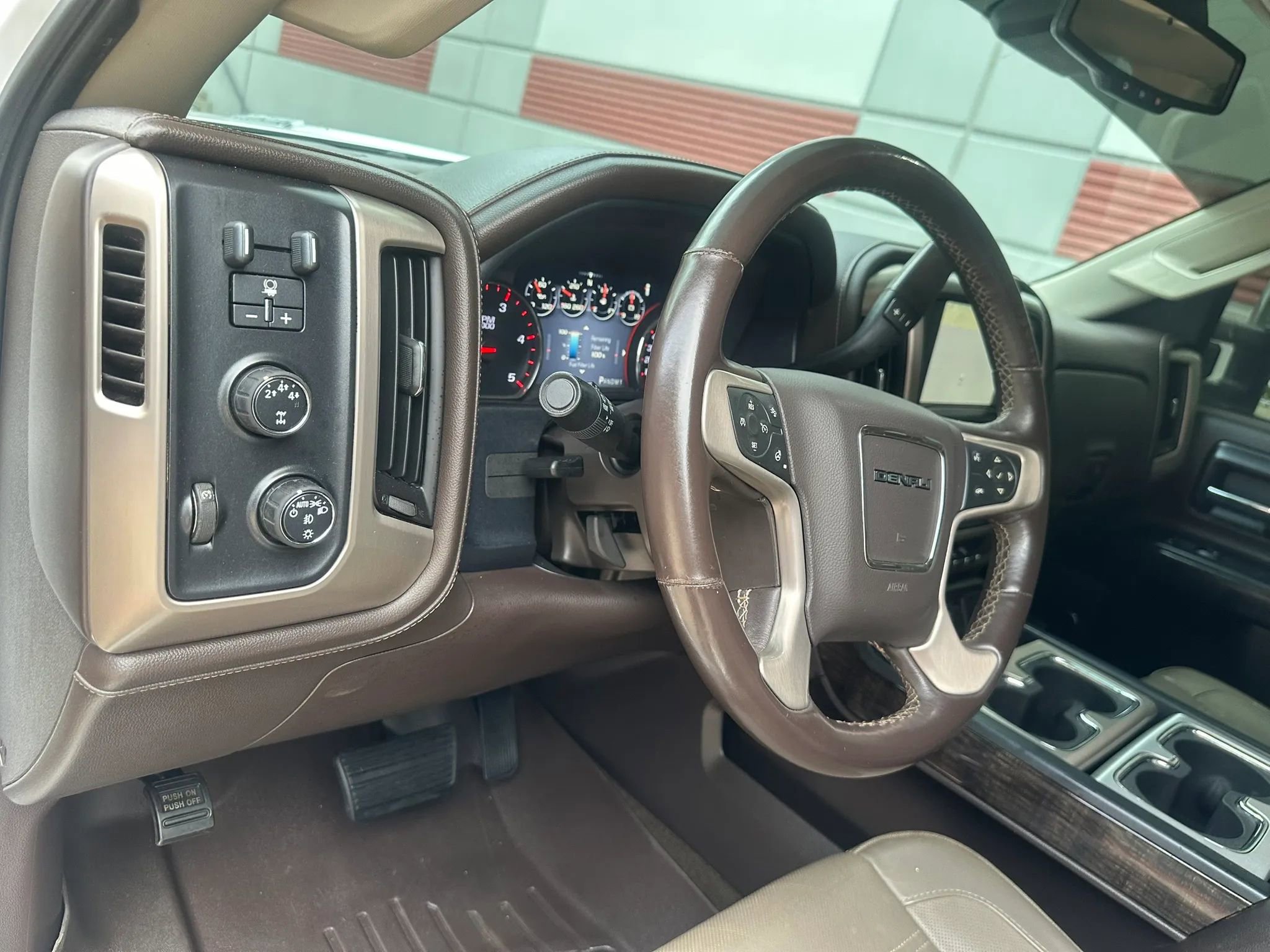 Used 2015 GMC Sierra 2500 Denali w/ Duramax Plus Package AWD/4WD image 36