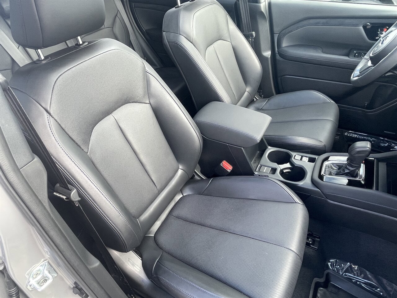 Used 2025 Subaru Forester Limited image 11