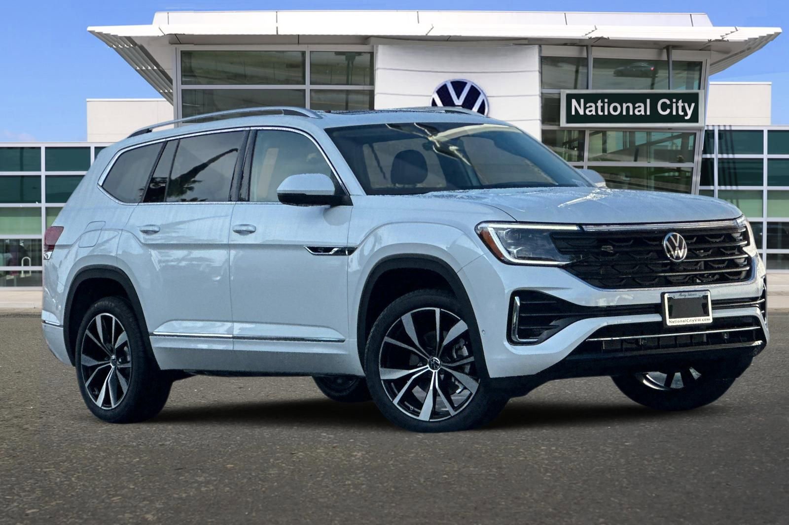 New 2026 Volkswagen Atlas SEL Premium R-Line image 2