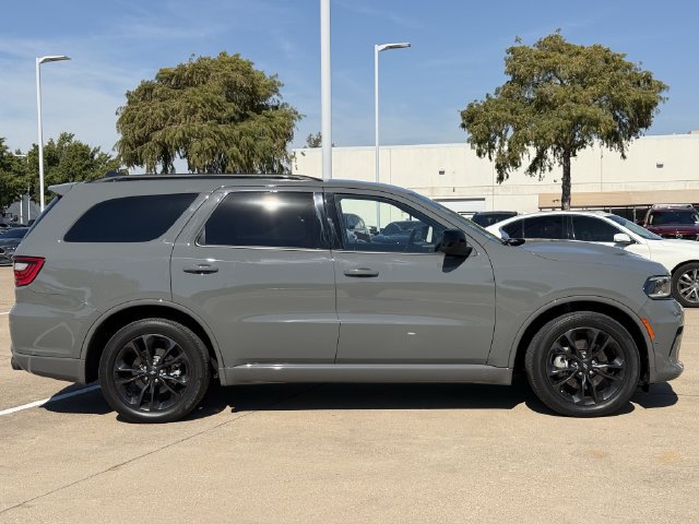 Used 2024 Dodge Durango R/T w/ Blacktop Package RWD image 3