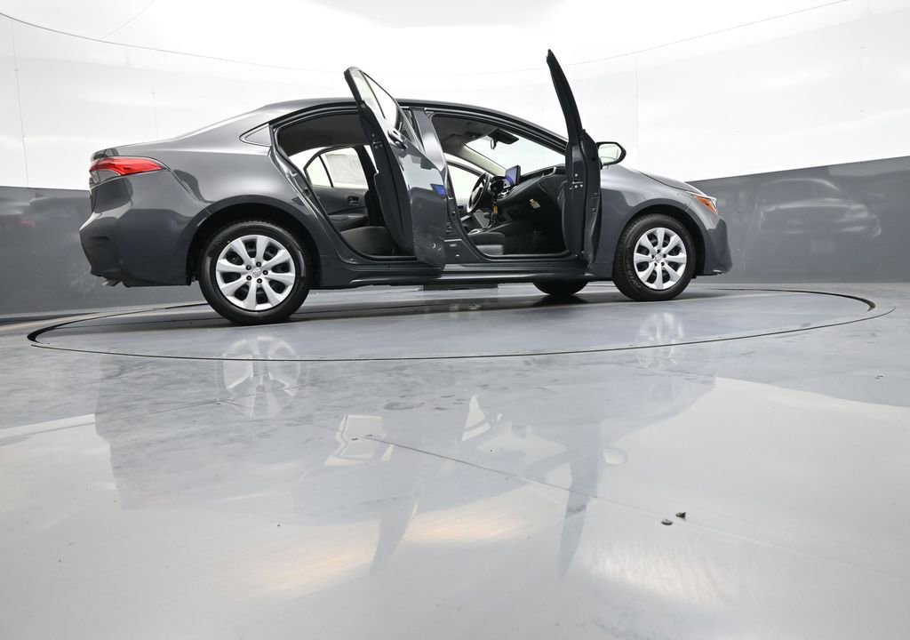 Used 2023 Toyota Corolla LE FWD image 46