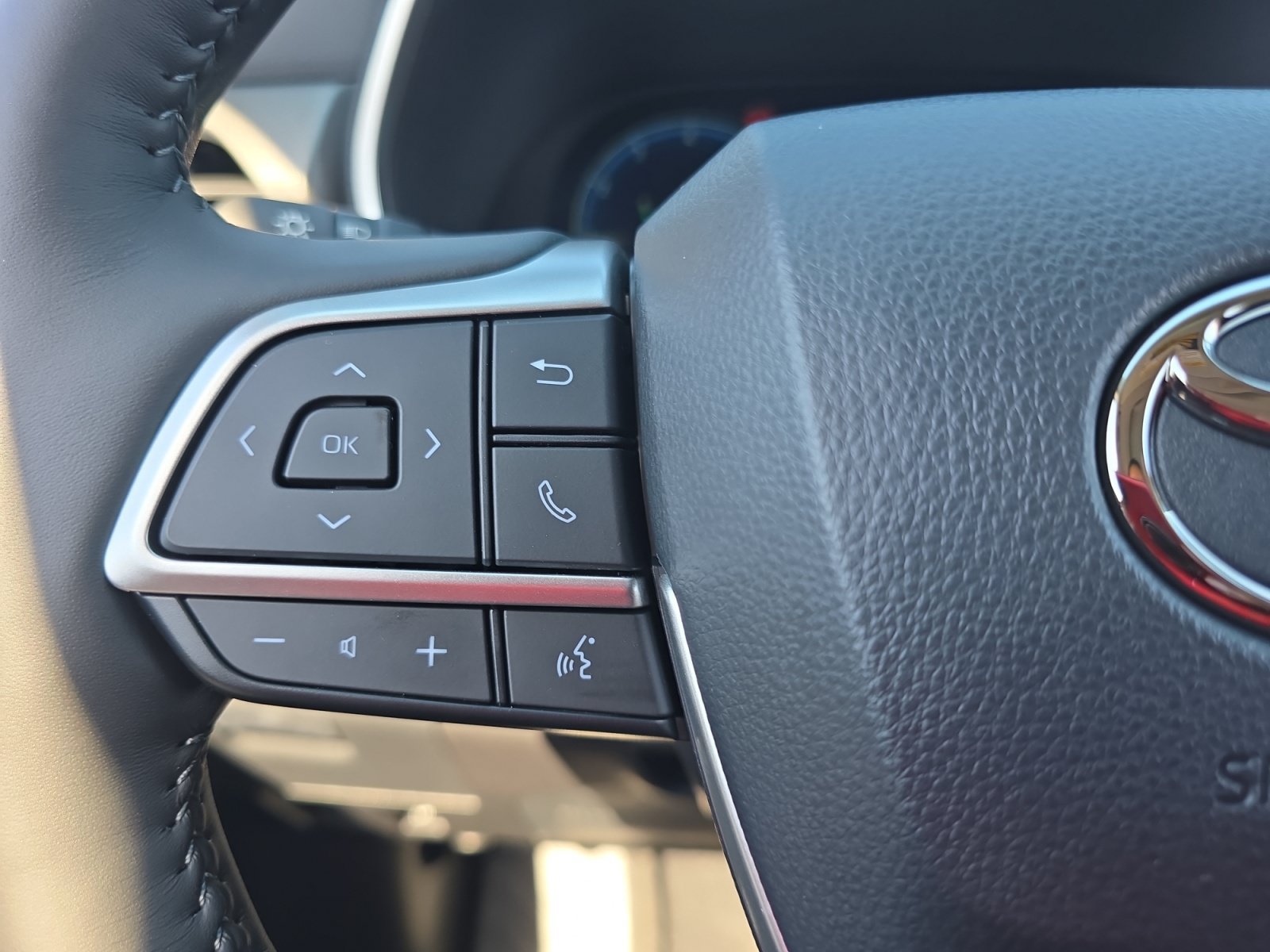 New 2026 Toyota Highlander Limited AWD/4WD image 16