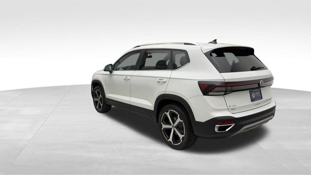 Certified 2025 Volkswagen Taos SEL image 5