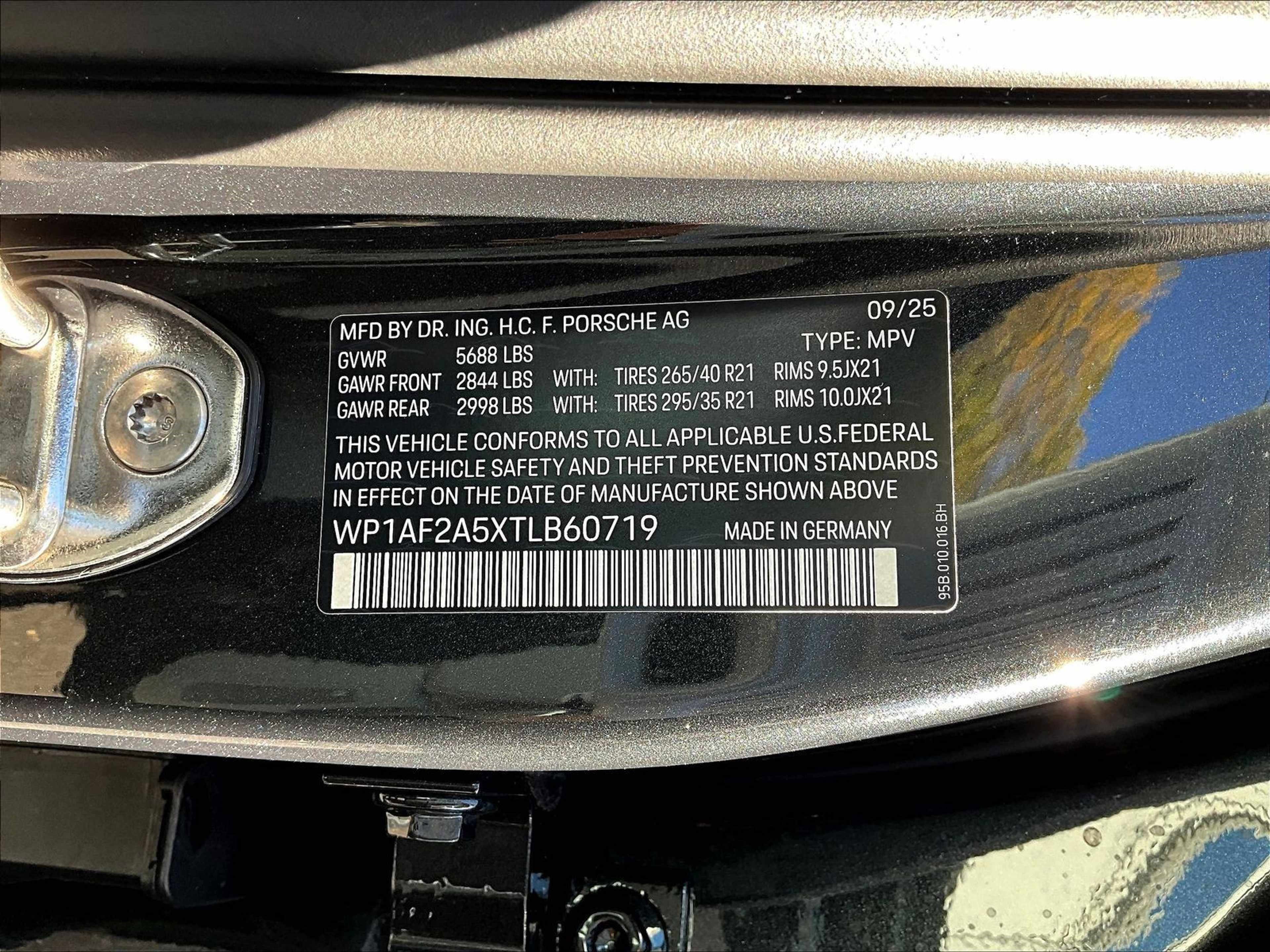 New 2026 Porsche Macan GTS image 15