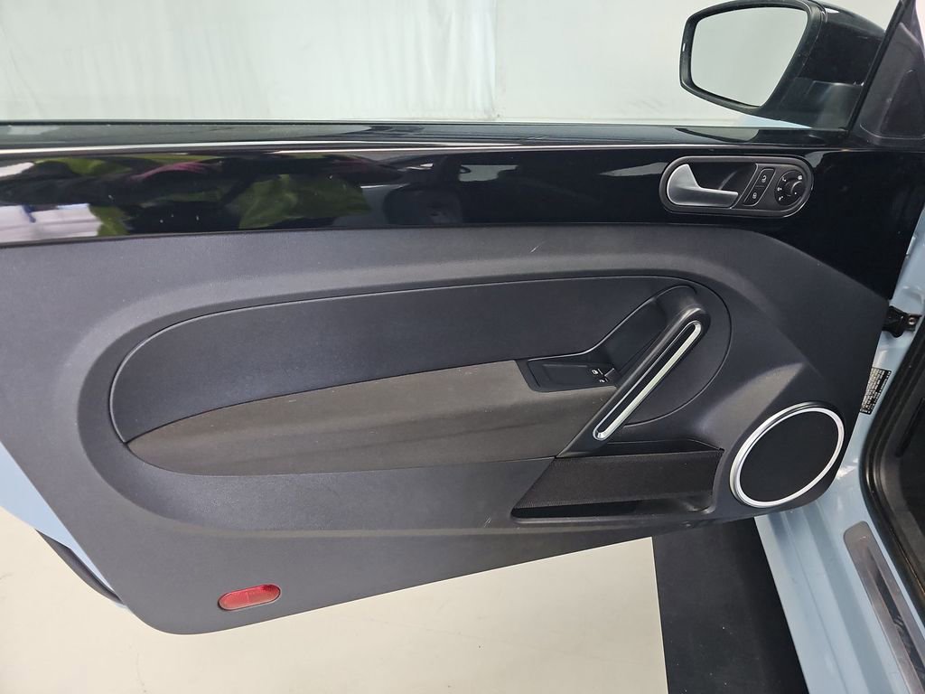Used 2014 Volkswagen Beetle R-Line FWD image 10