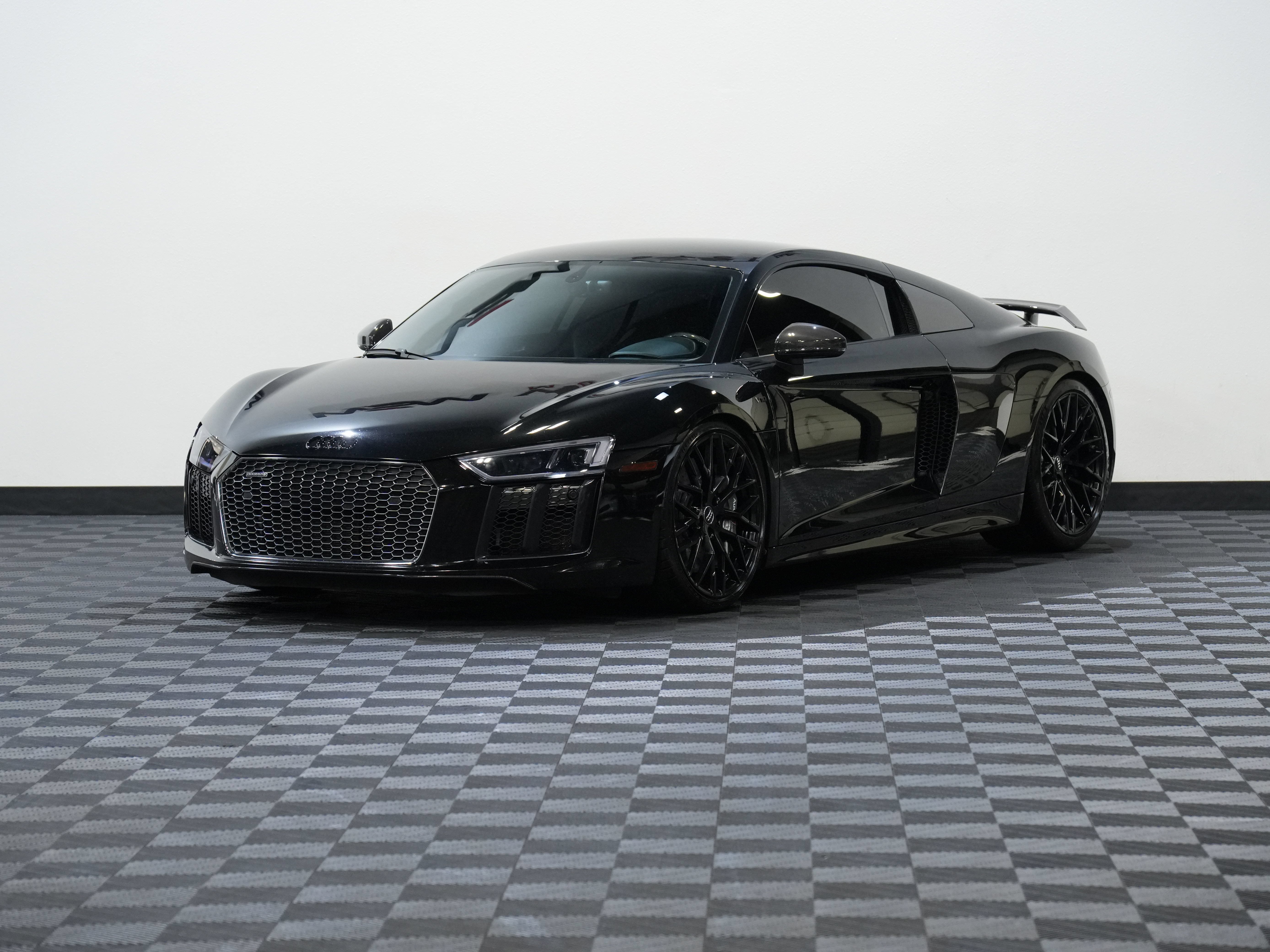Used 2017 Audi R8 V10 plus AWD/4WD image 3