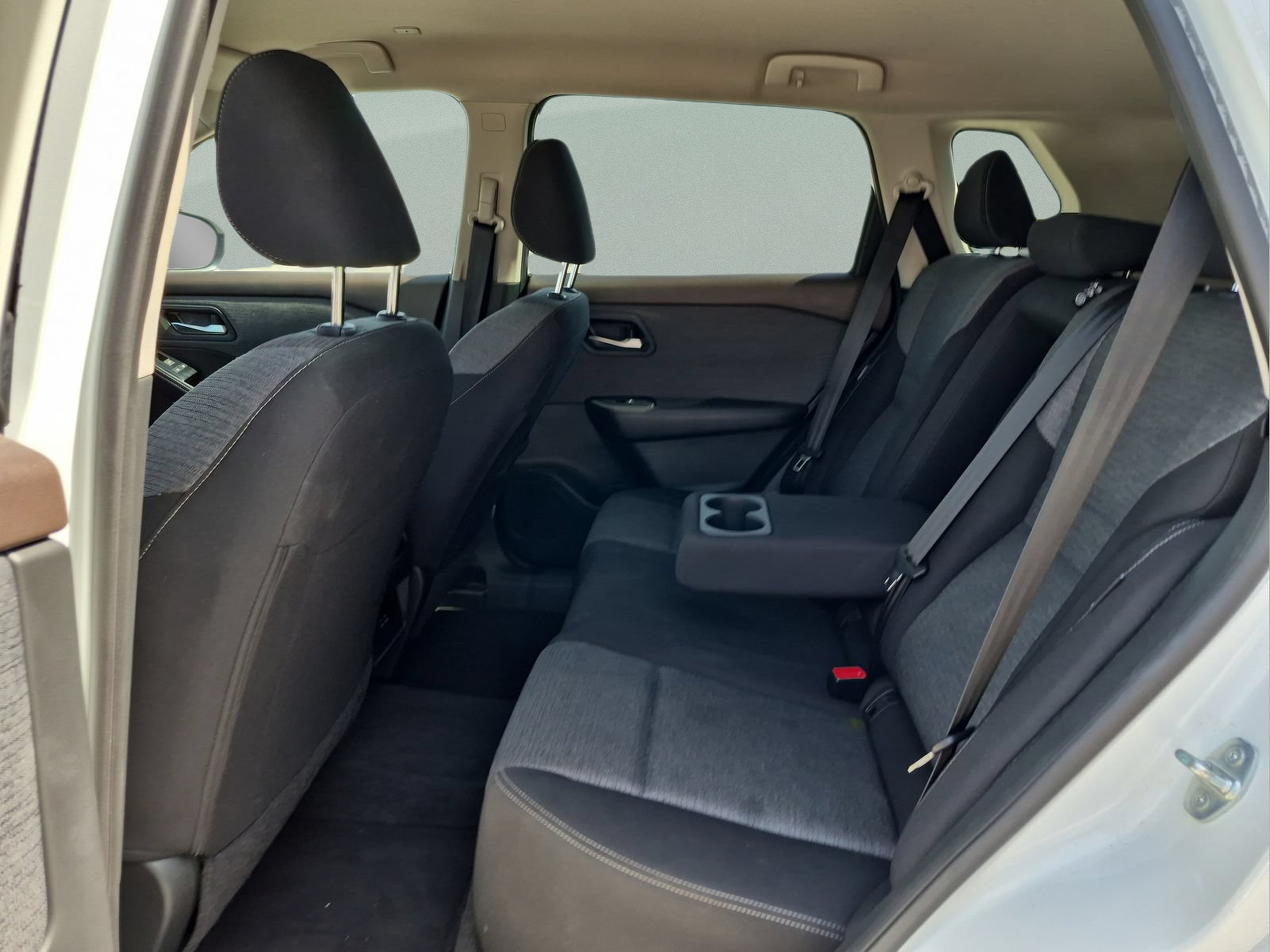 Used 2023 Nissan Rogue SV AWD/4WD image 17