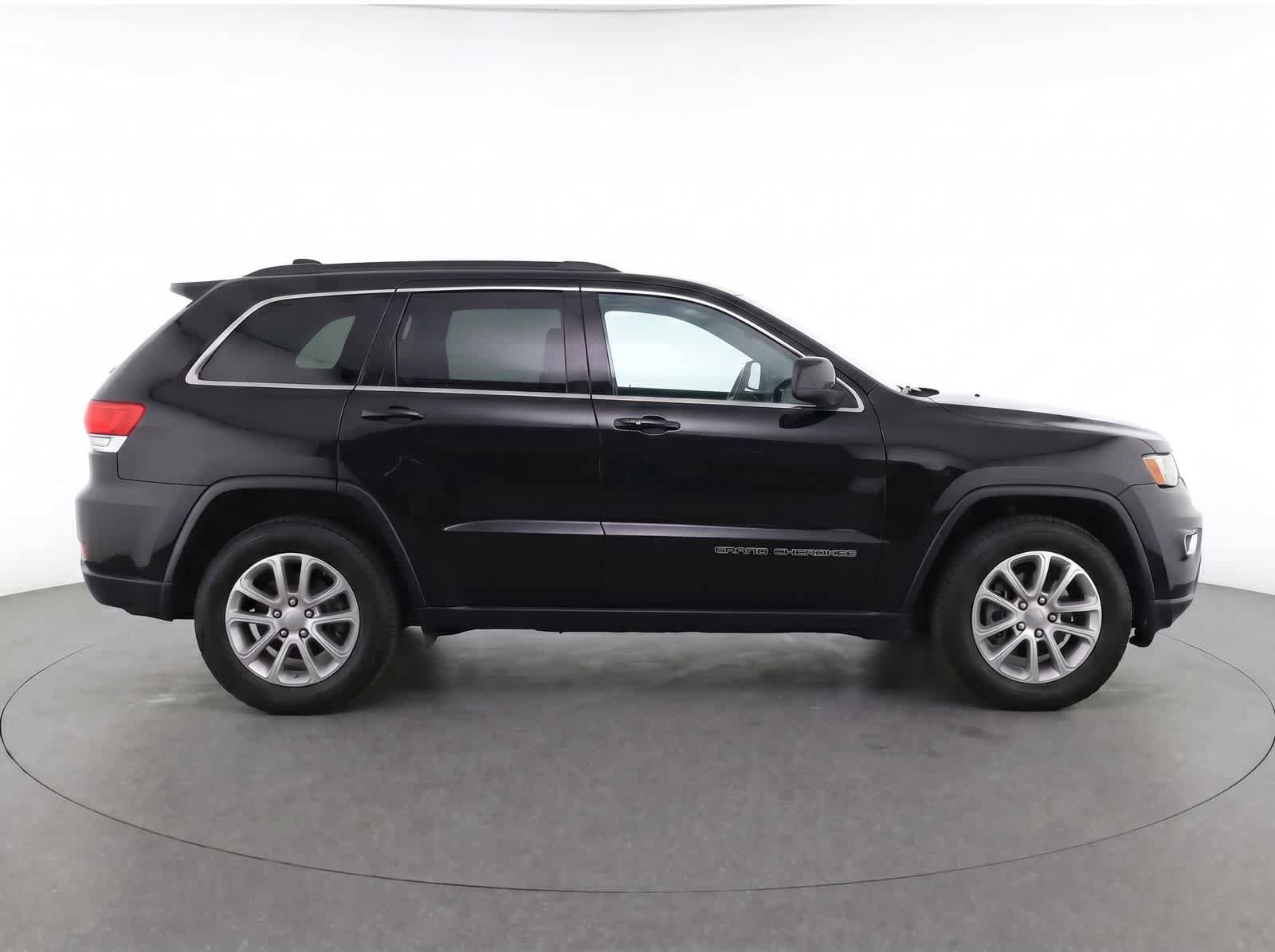 Used 2022 Jeep Grand Cherokee Laredo E AWD/4WD image 8