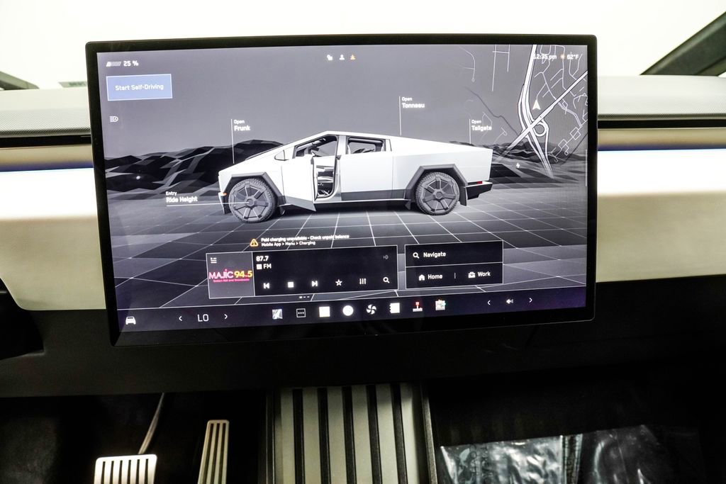 Used 2024 Tesla Cybertruck AWD Crew Cab image 26