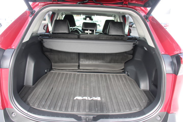 Certified 2021 Toyota RAV4 XLE w/ Convenience Package AWD/4WD image 15