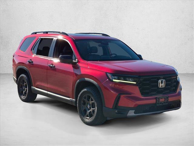 Used 2025 Honda Pilot TrailSport image 3