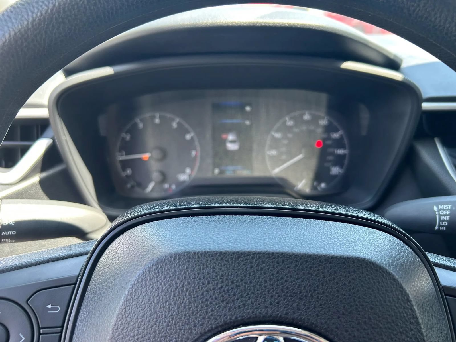 Used 2025 Toyota Corolla LE FWD image 15