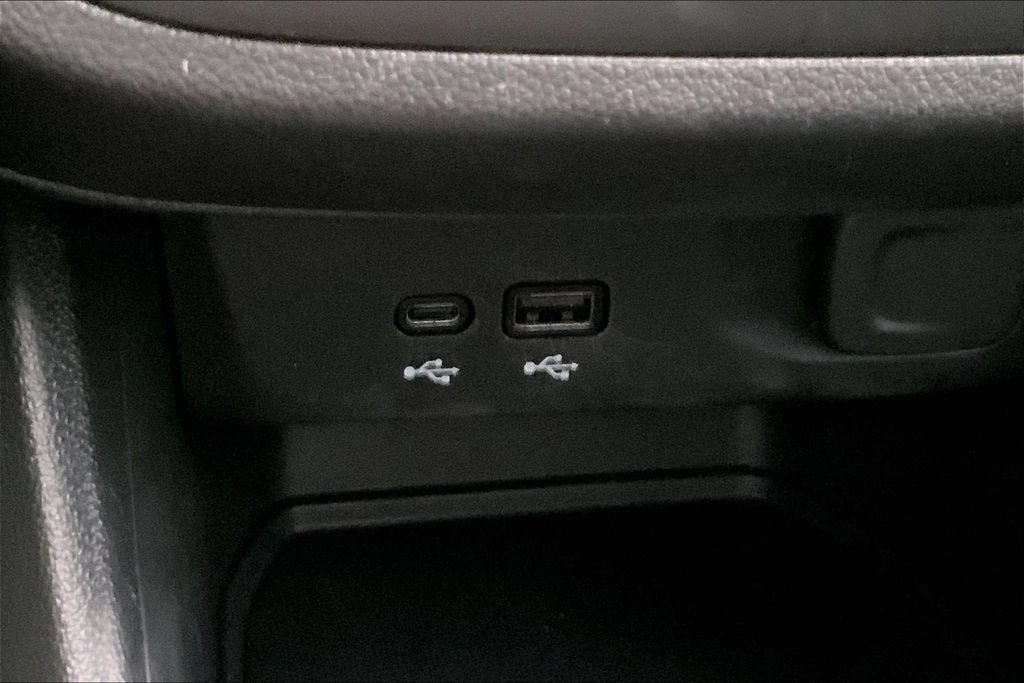Used 2024 Buick Envista Preferred w/ Advanced Safety Package FWD image 31