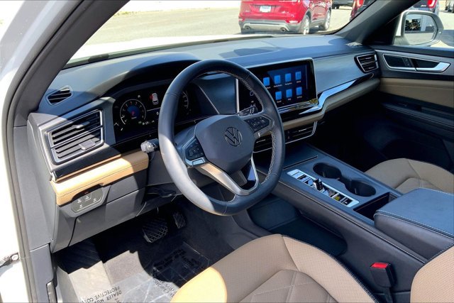 Used 2024 Volkswagen Atlas Cross Sport SE AWD/4WD image 14