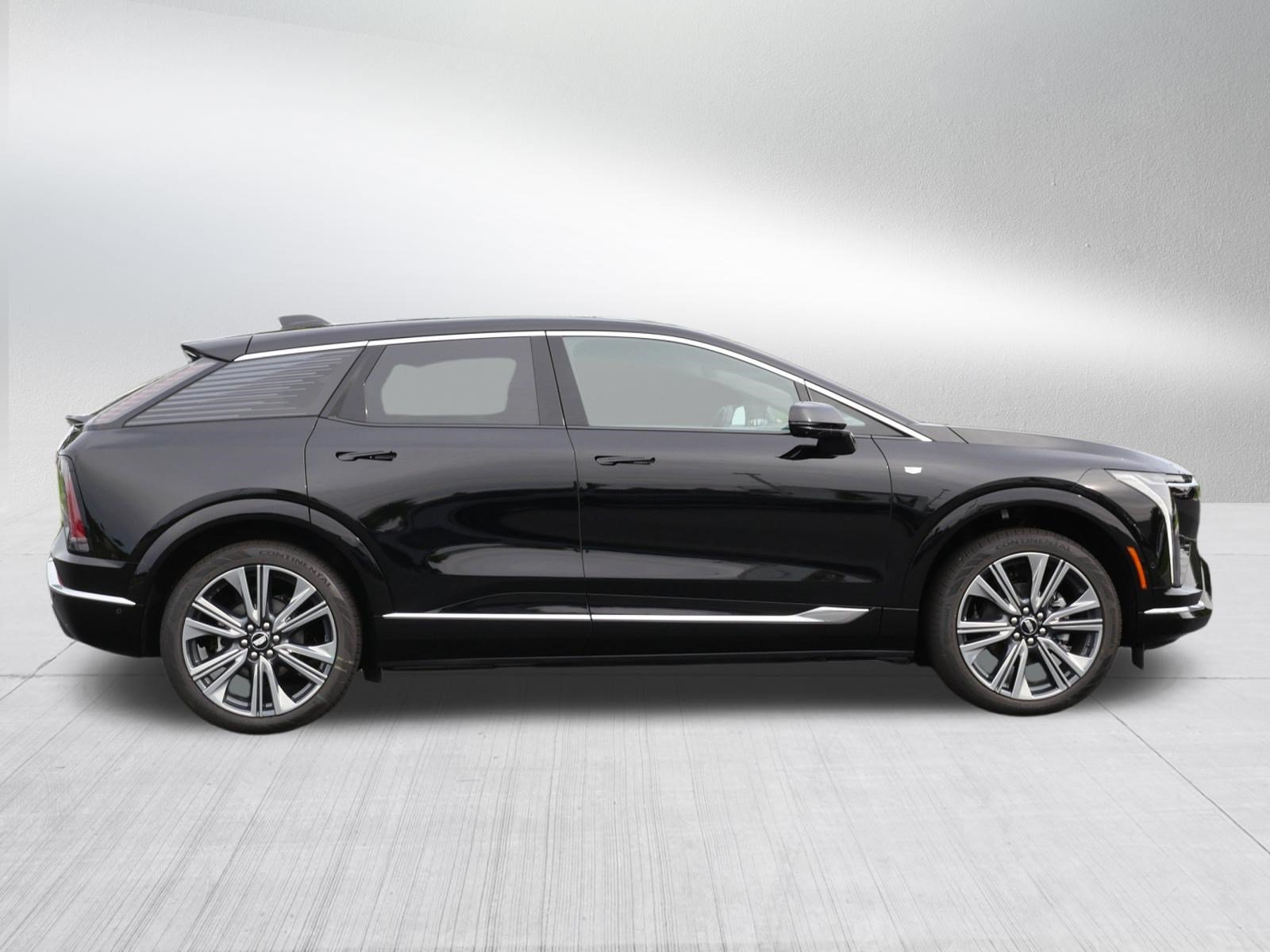 New 2027 Cadillac Optiq Premium Luxury w/ LPO, Floor Liner Package AWD/4WD image 8