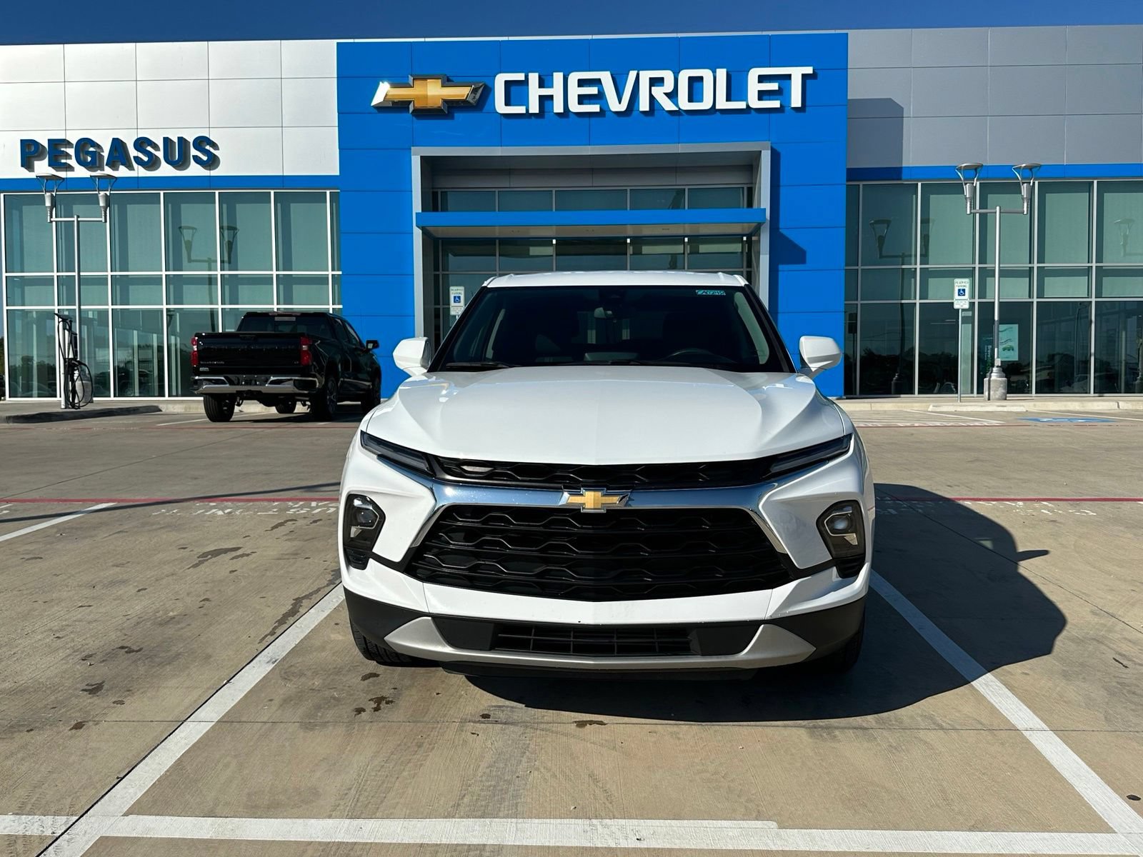 Used 2025 Chevrolet Blazer LT FWD image 7