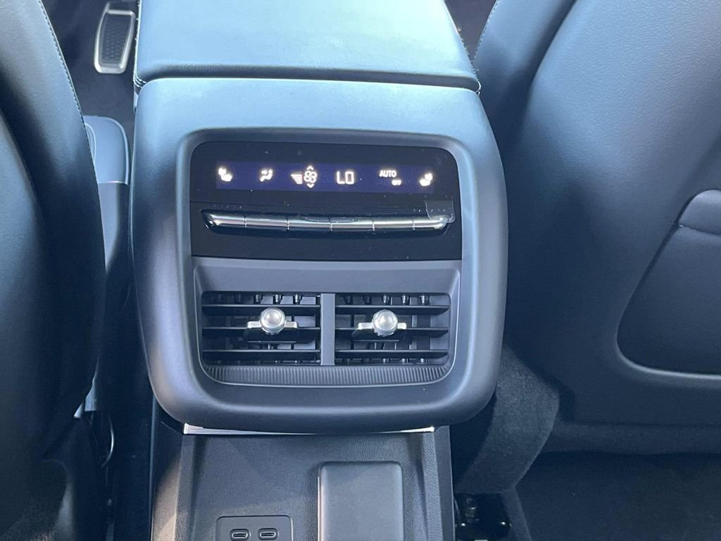 New 2026 Cadillac Lyriq V image 18