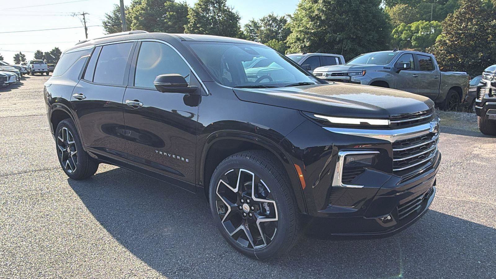 New 2026 Chevrolet Traverse High Country FWD image 3
