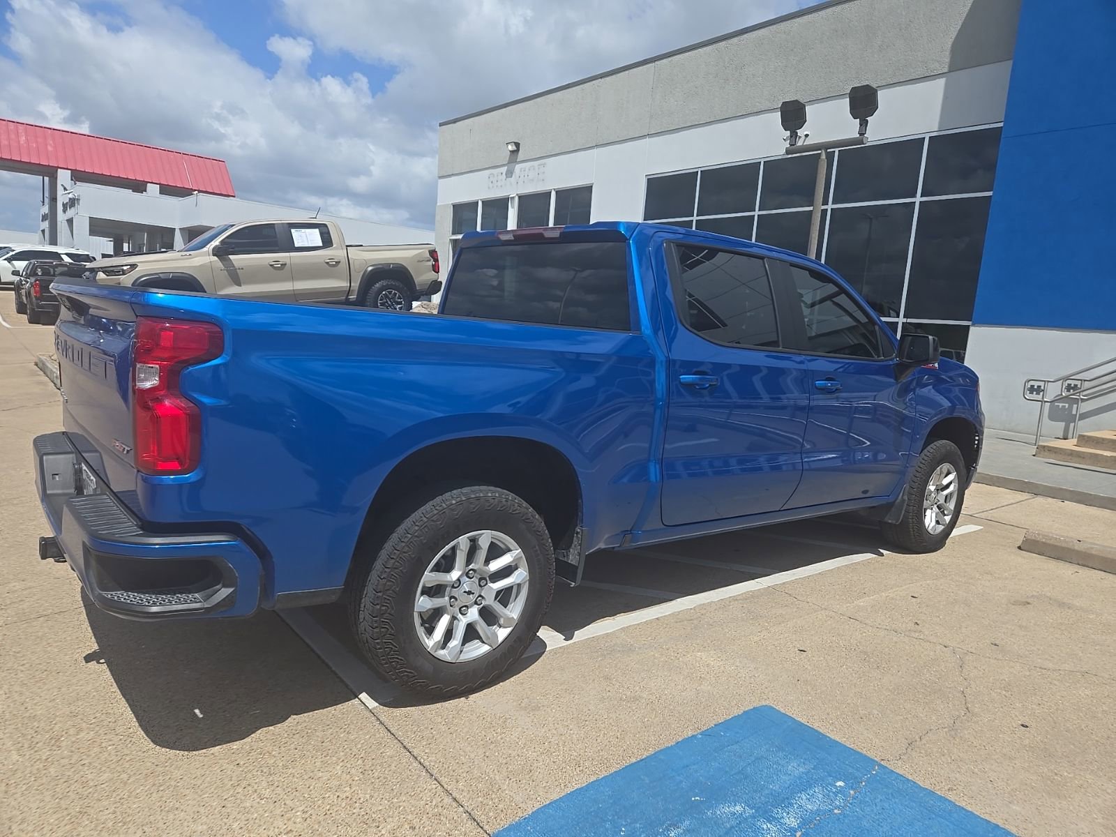 Used 2024 Chevrolet Silverado 1500 RST w/ Z71 Off-Road Package image 8
