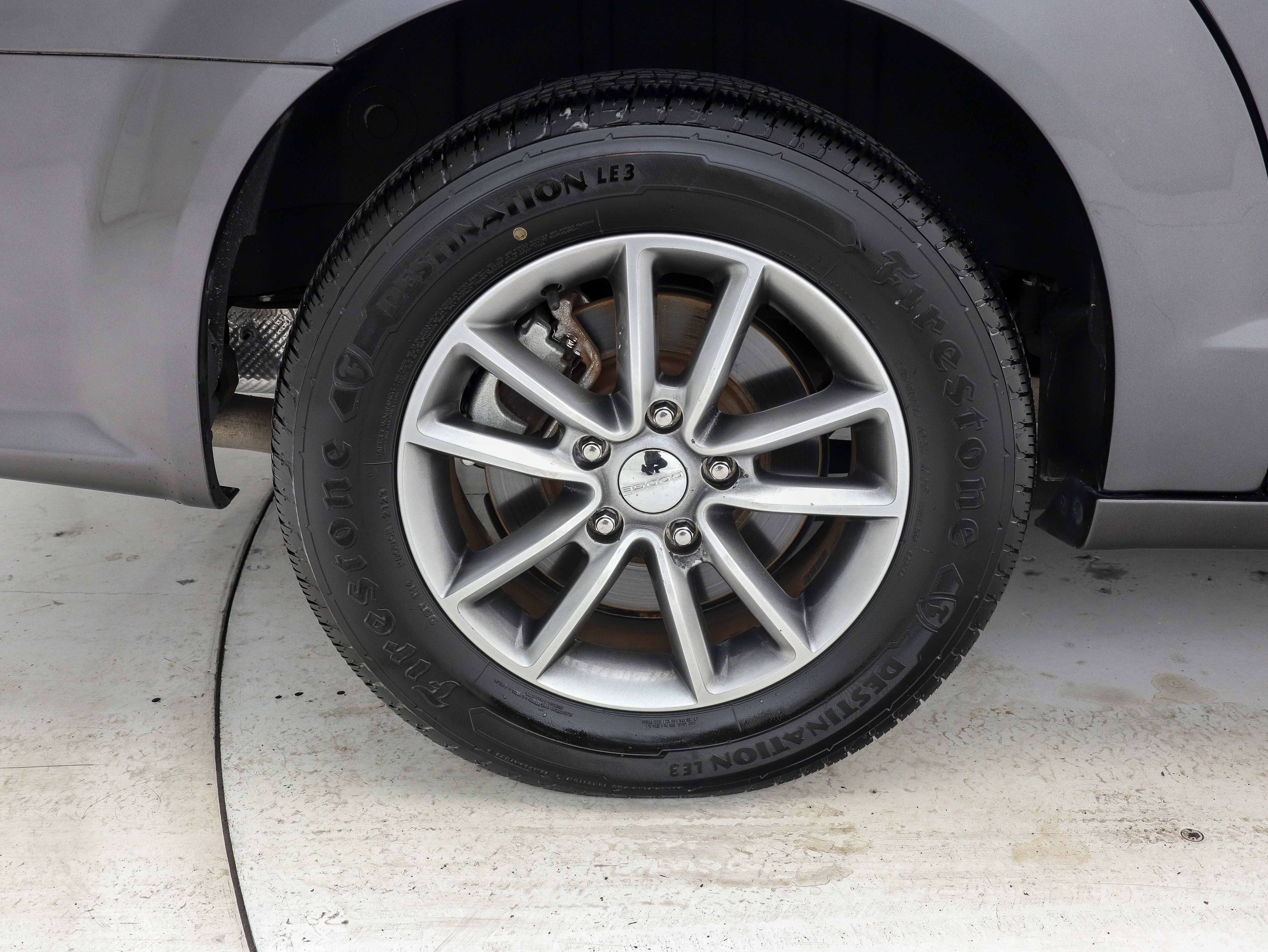 Used 2016 Dodge Grand Caravan SE image 31