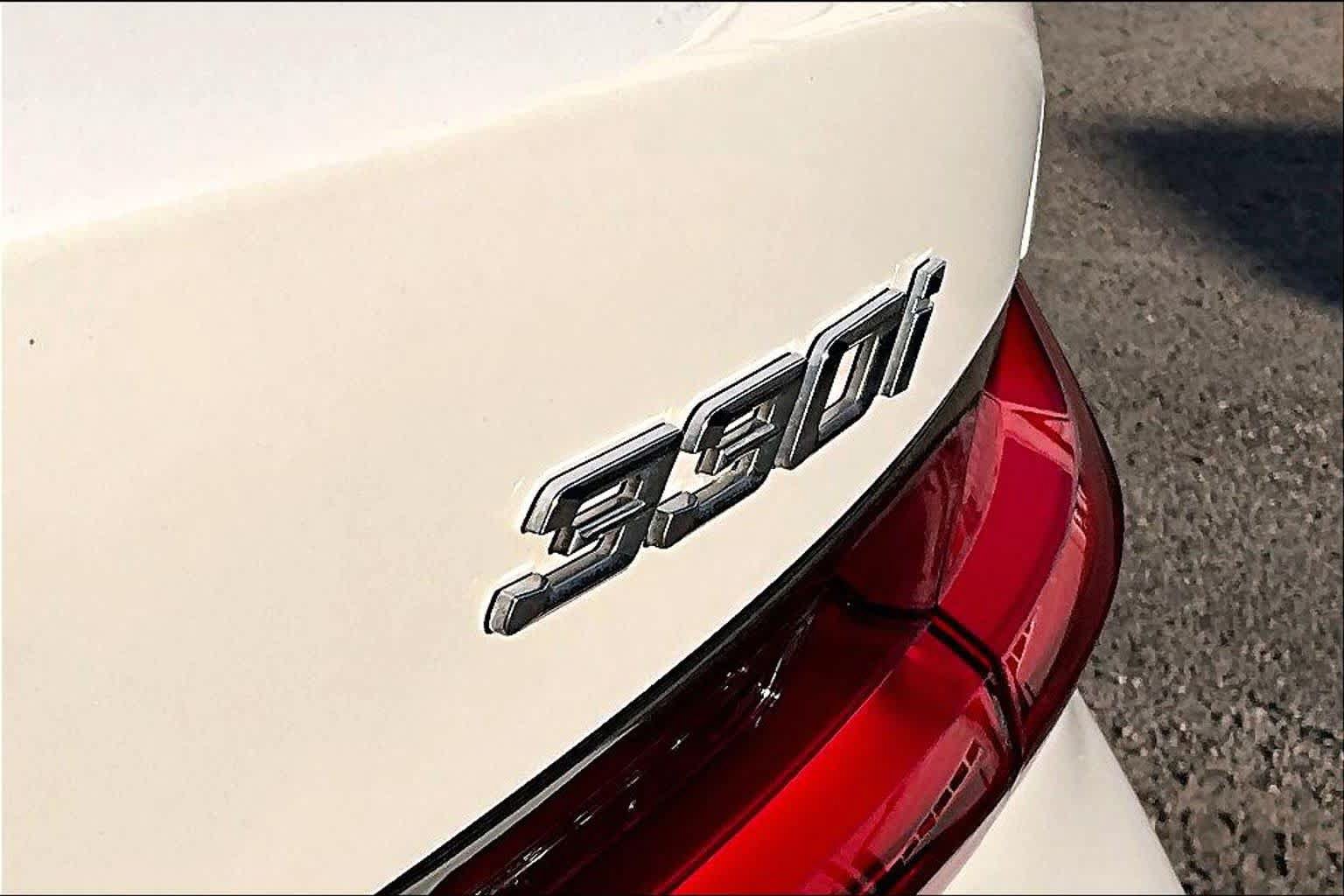 Used 2023 BMW 330i Sedan w/ M Sport Package RWD image 12