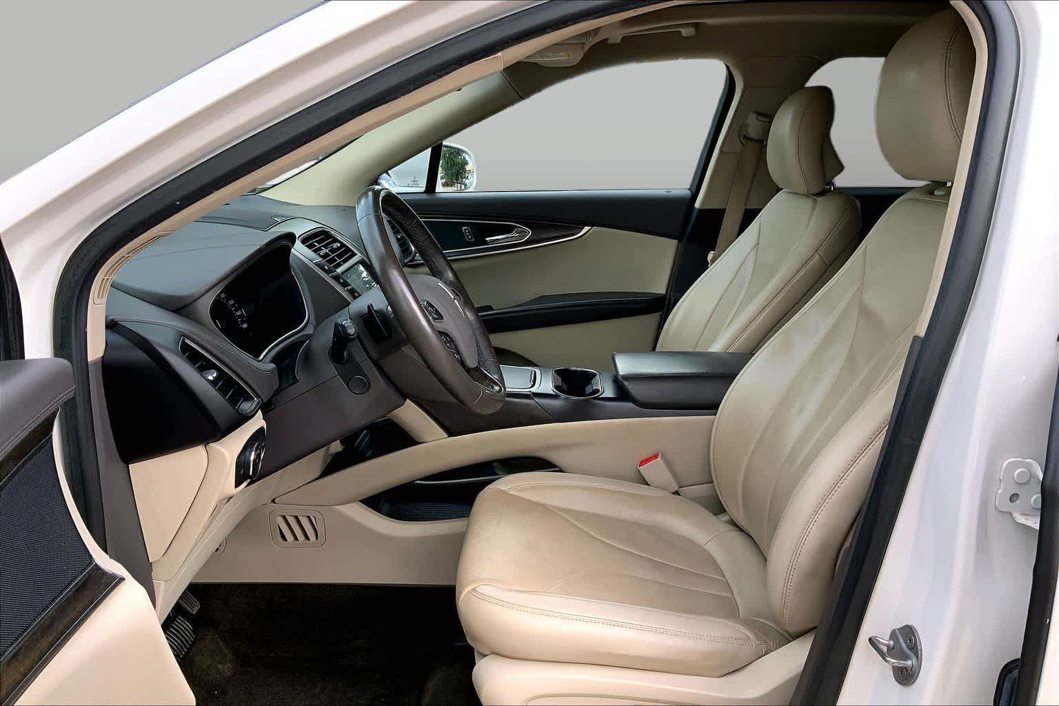 Used 2018 Lincoln MKX Reserve w/ Driver Assistance Package FWD image 8