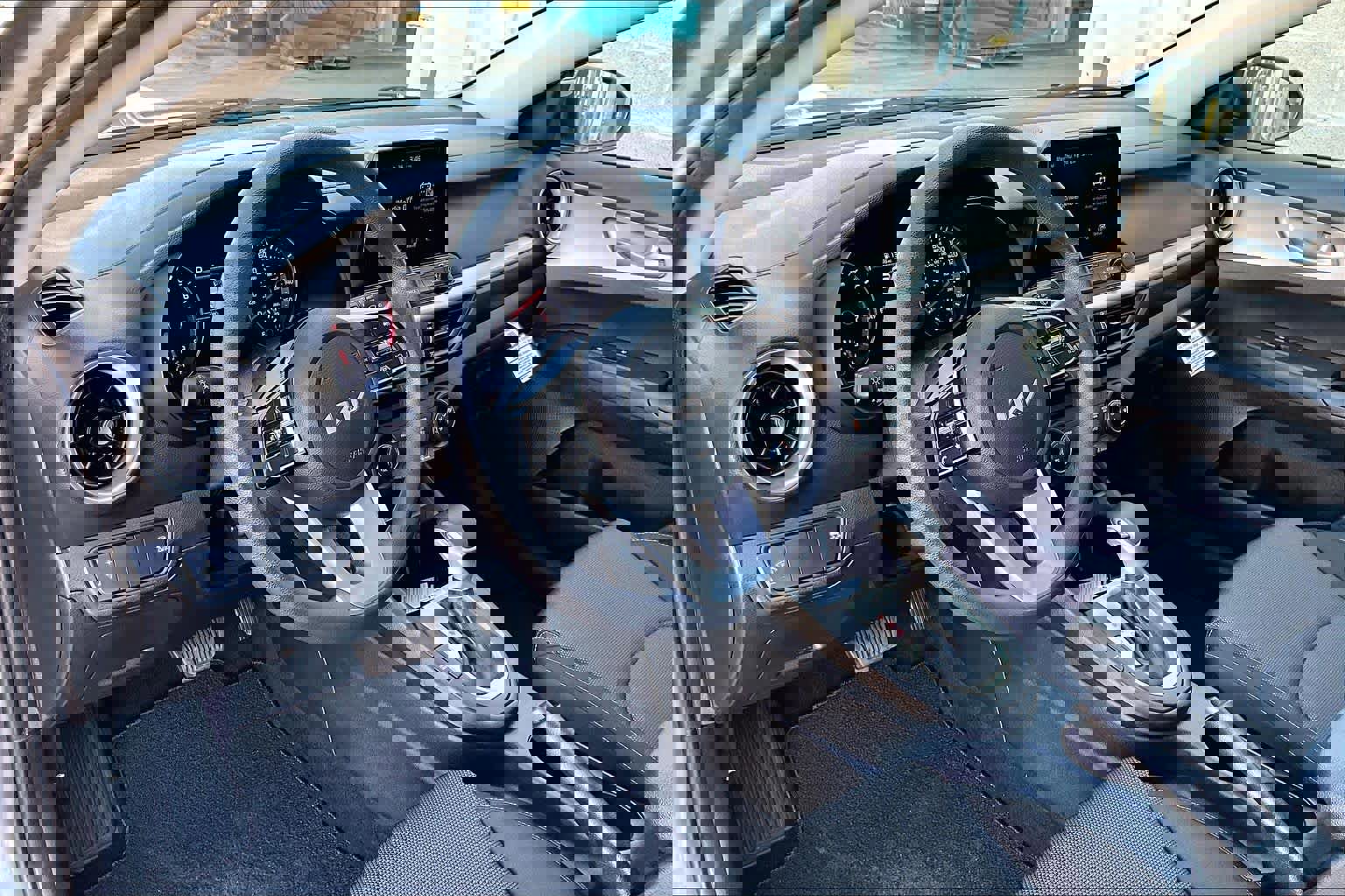 Used 2022 Kia Forte LXS image 18