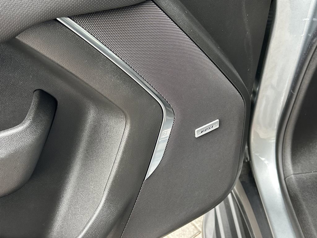 Certified 2024 GMC Yukon XL SLT w/ SLT Luxury Package image 21