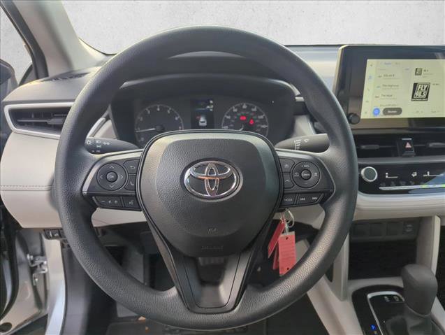 Used 2025 Toyota Corolla Cross L image 10