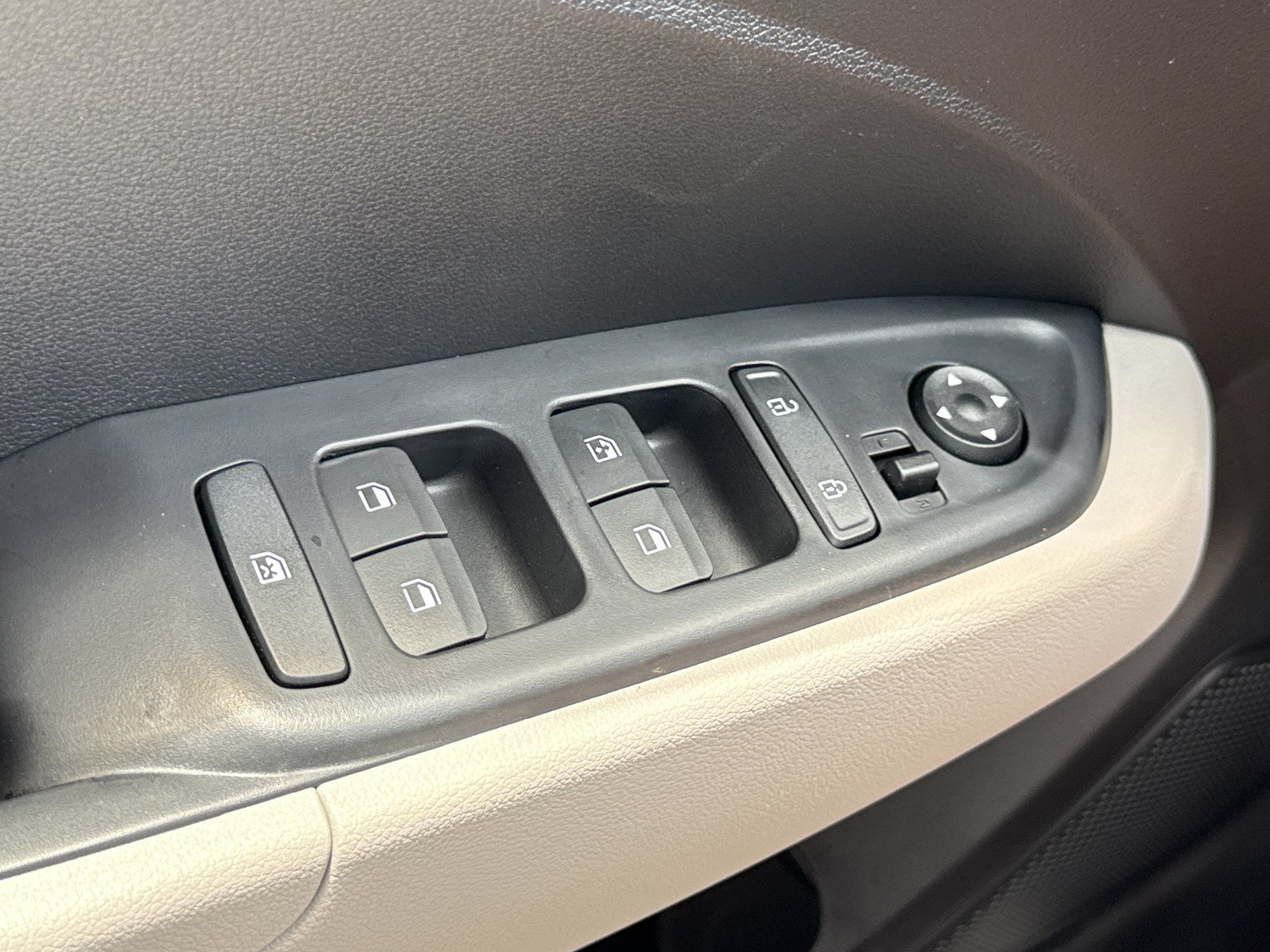 New 2026 Hyundai Venue SEL FWD image 16
