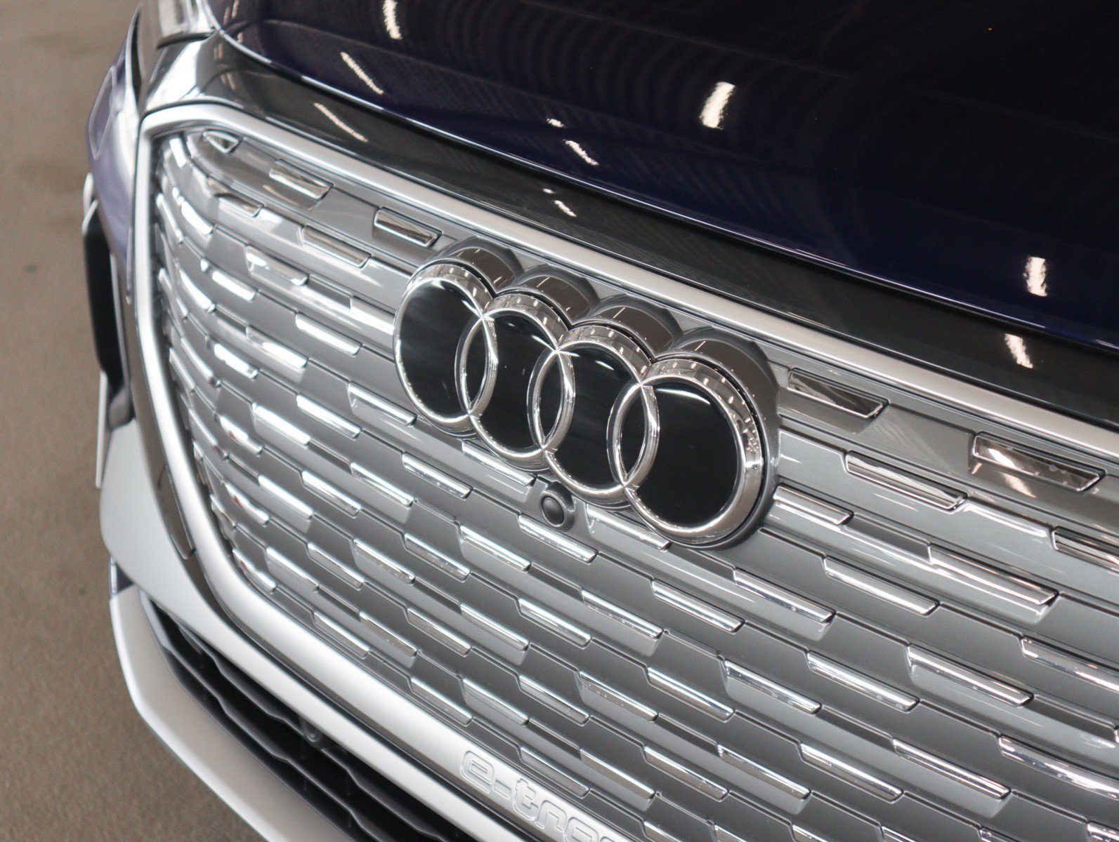 Used 2025 Audi Q4 e-tron Prestige w/ Sport Package image 26